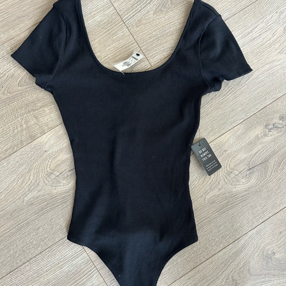NWT Express Black ribbed Short Sleeve Scoop Neck bodysuit women size XS